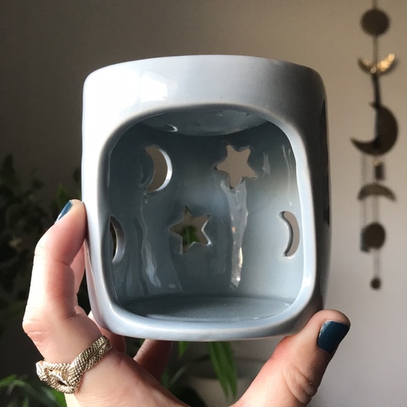 ‼️last call‼️Dove blue celestial star and moon oil or wax warmer - Picture 2 of 6